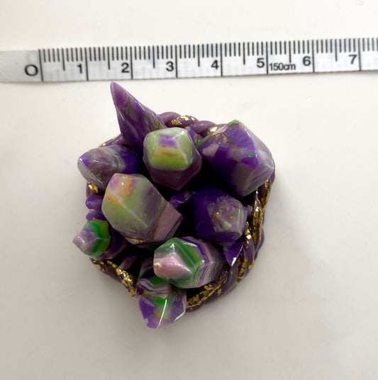 Dekoratyviniai kristalai iš polimerinio molio