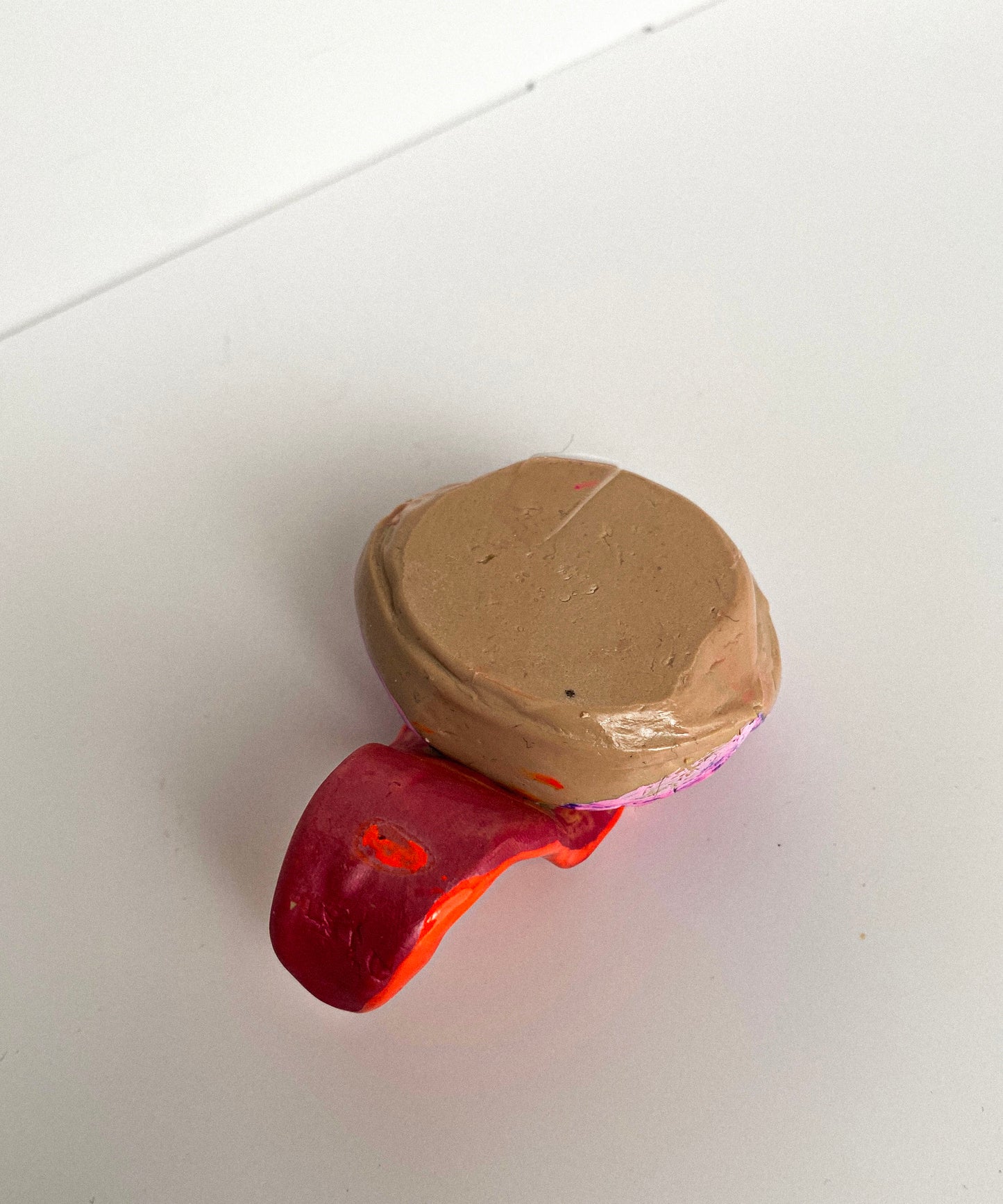 Lūpų formos smilkalinė rožinės lūpos