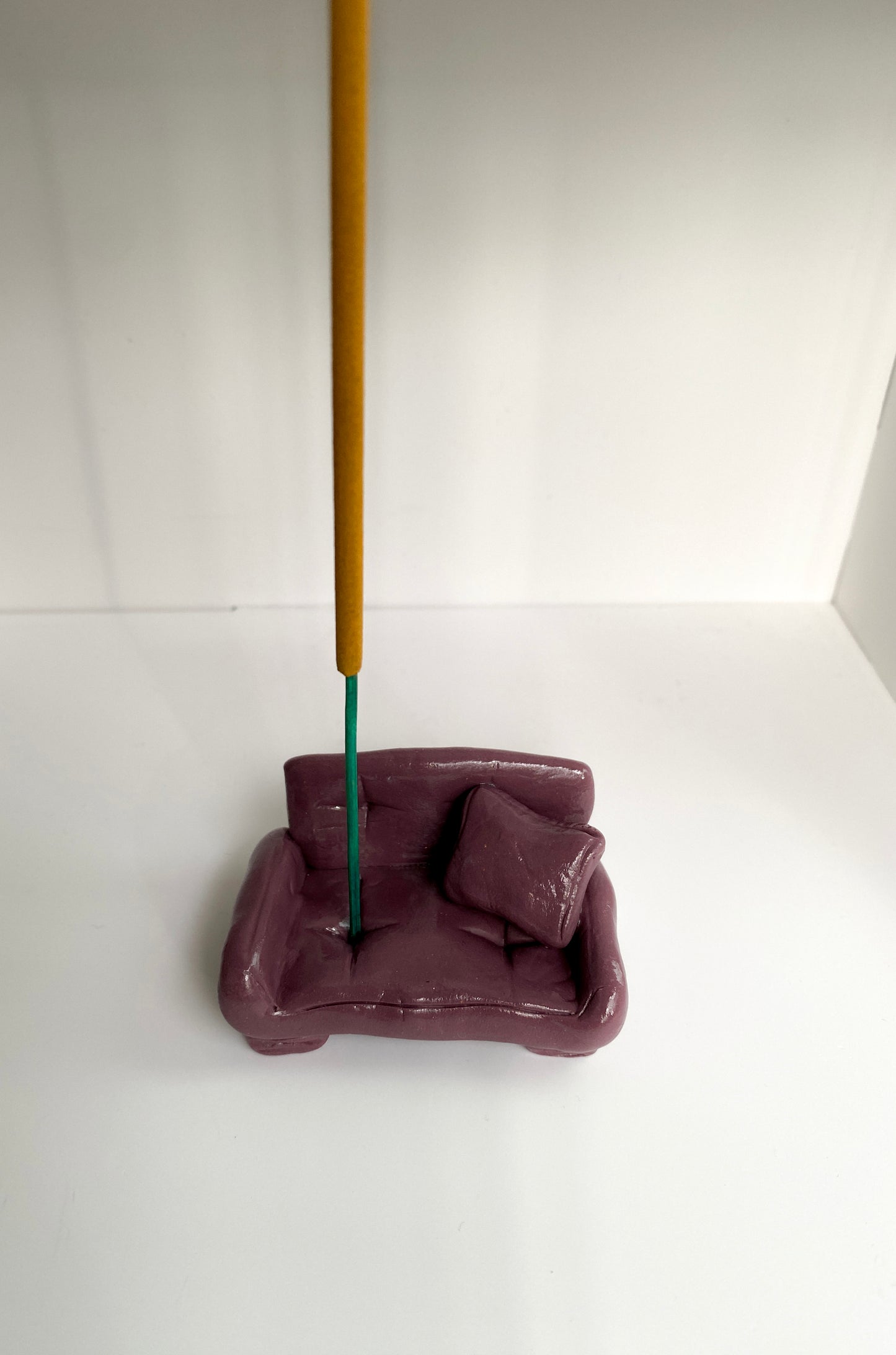 Sofos formos violetinė smilkalinė