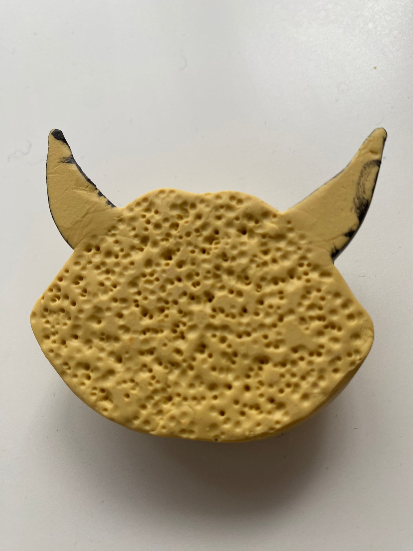 Lūpų formos geltona smilkalinė