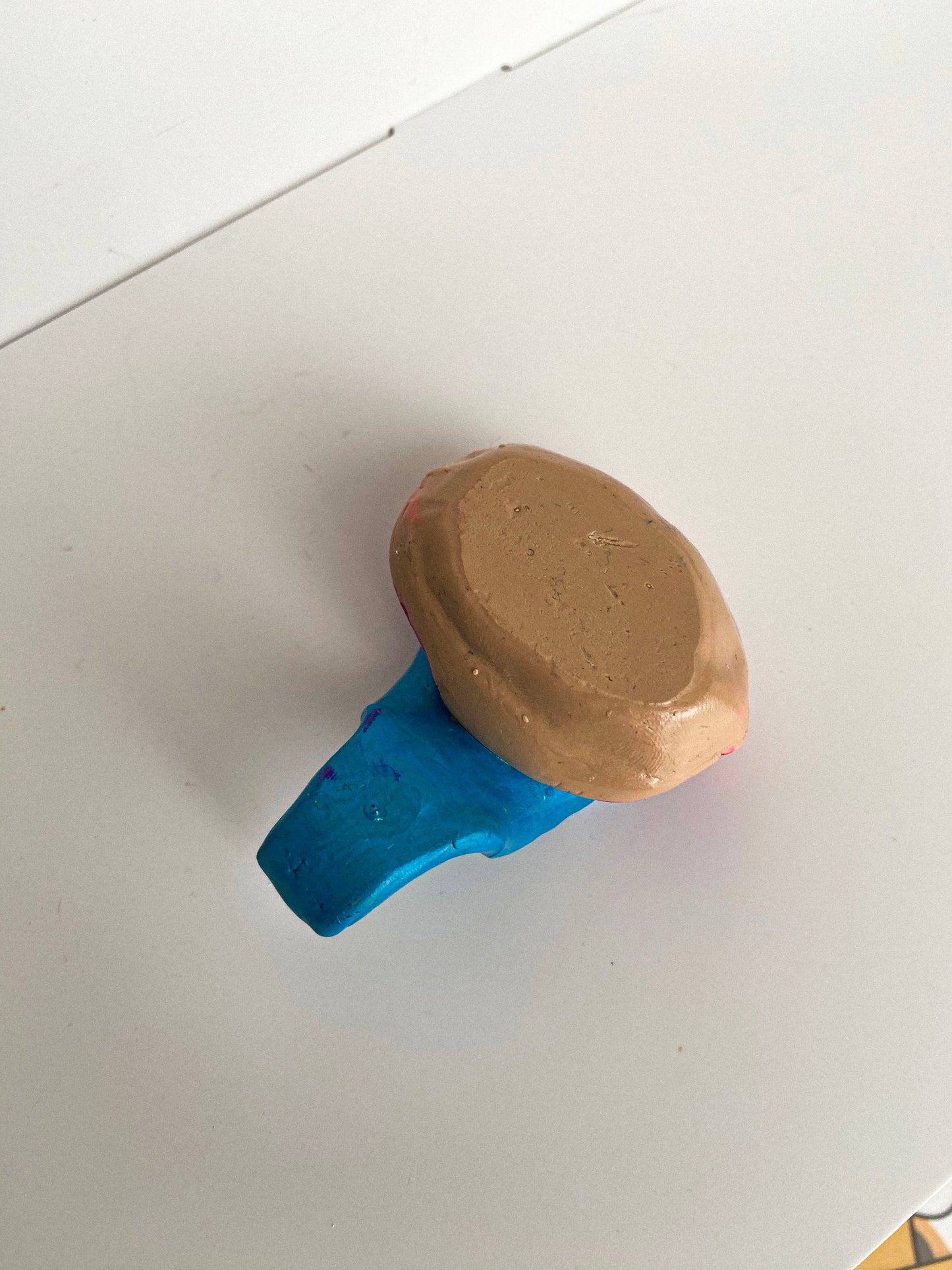 Lūpų formos smilkalinė mėlynas liežuvis