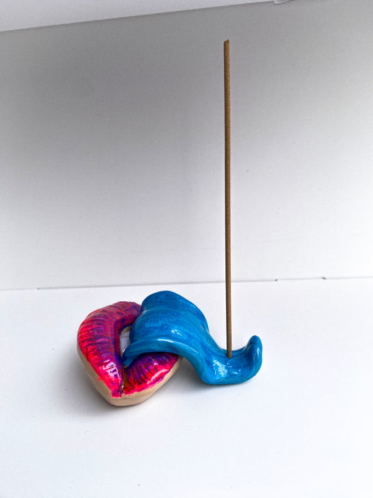 Lūpų formos smilkalinė mėlynas liežuvis