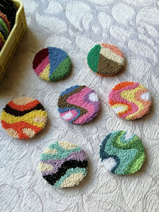 Punch Needle puodelio padėkliukas automobiliui ''Zigzagas'' 1vnt