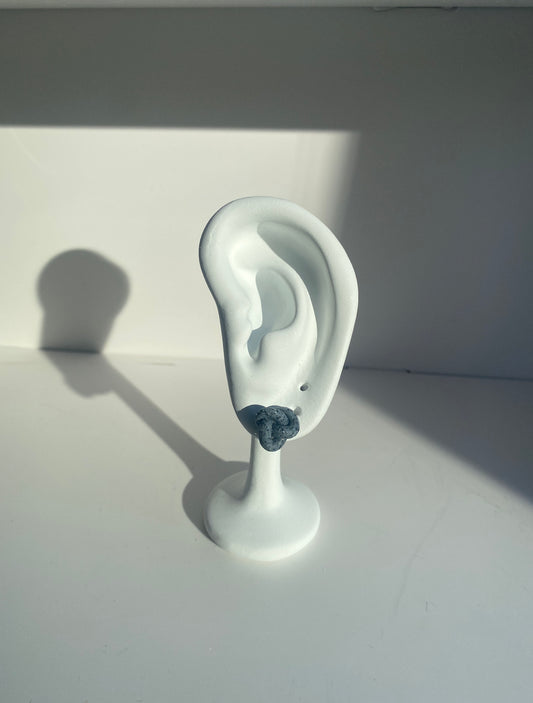 Rankų darbo auskarai „Mazgas”