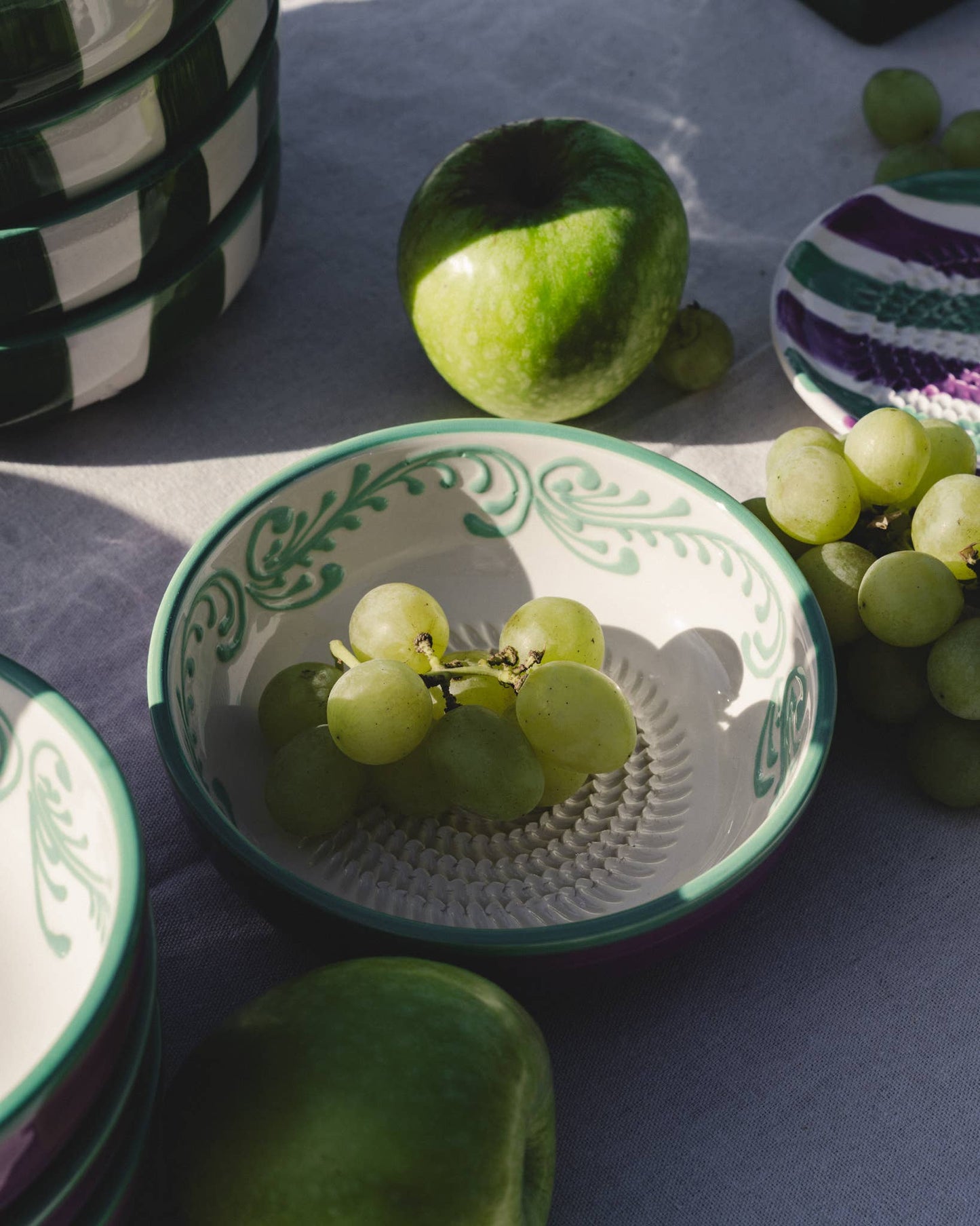 Vidutinio dydžio keraminė trintuvė–dubuo / SMARAGDINĖ