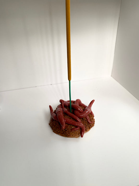 Smilkalinė su sliekais