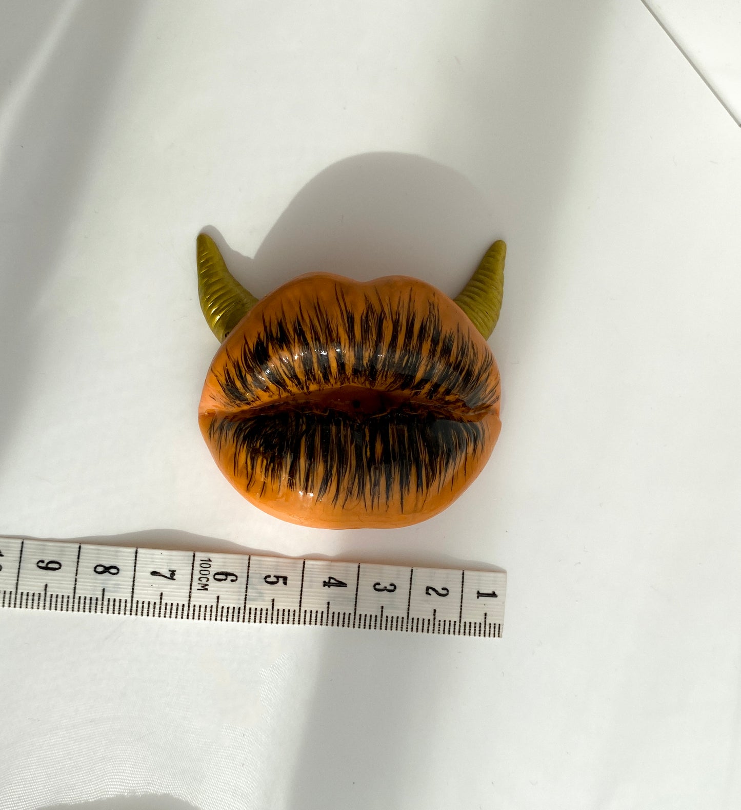 Lūpų formos smilkalinė