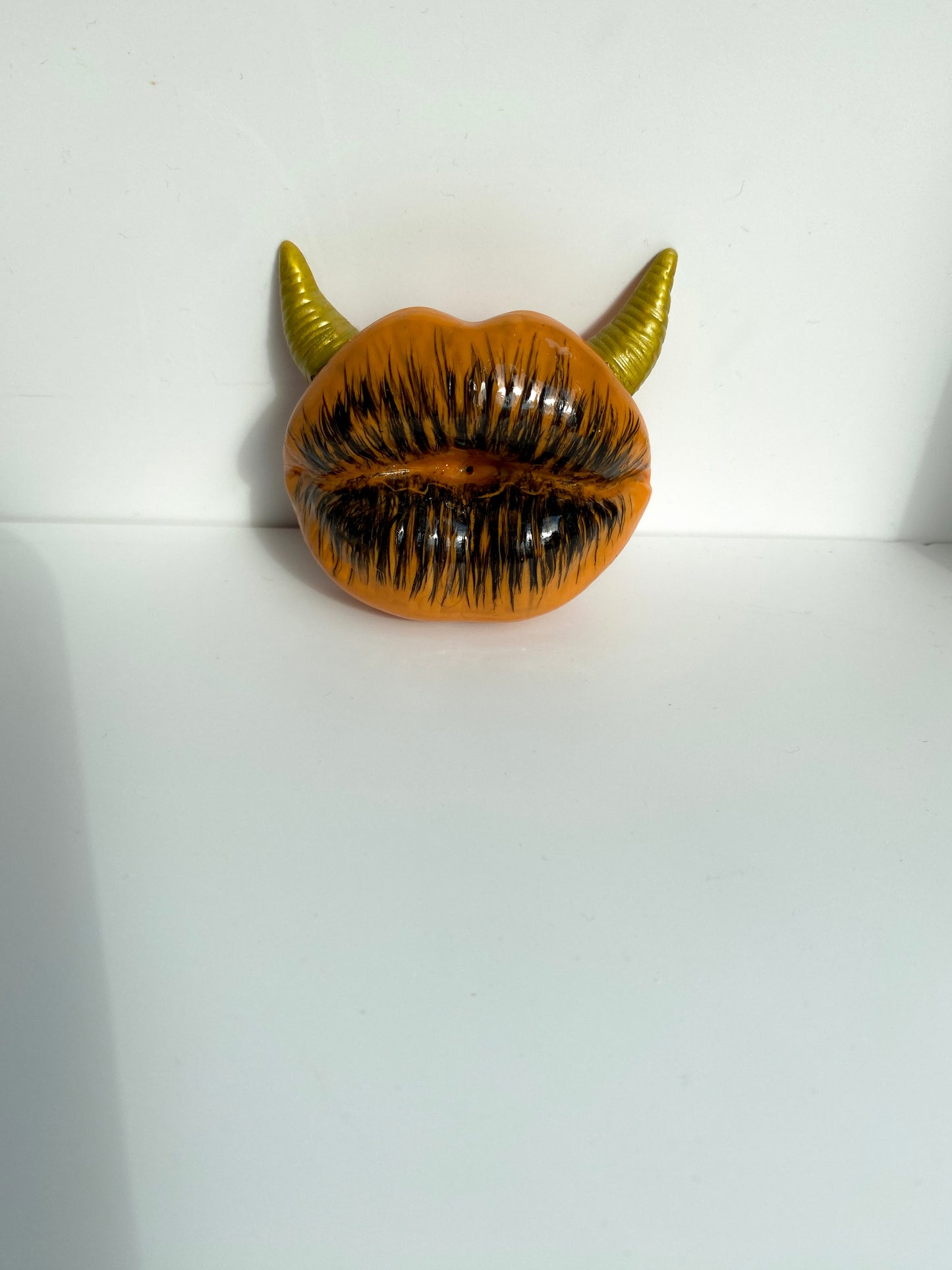 Lūpų formos smilkalinė