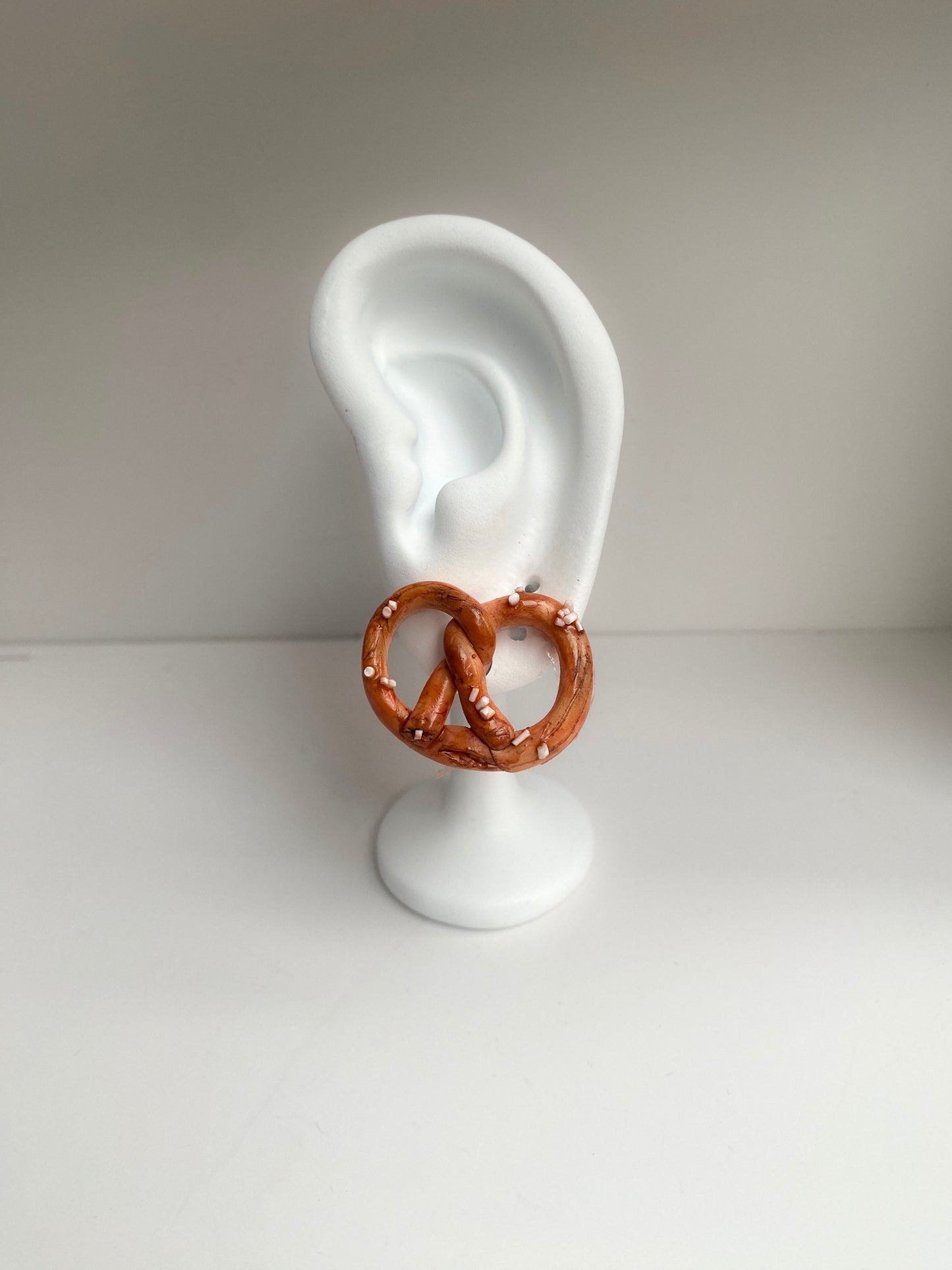 Rankų darbo auskarai ''Riestainis''