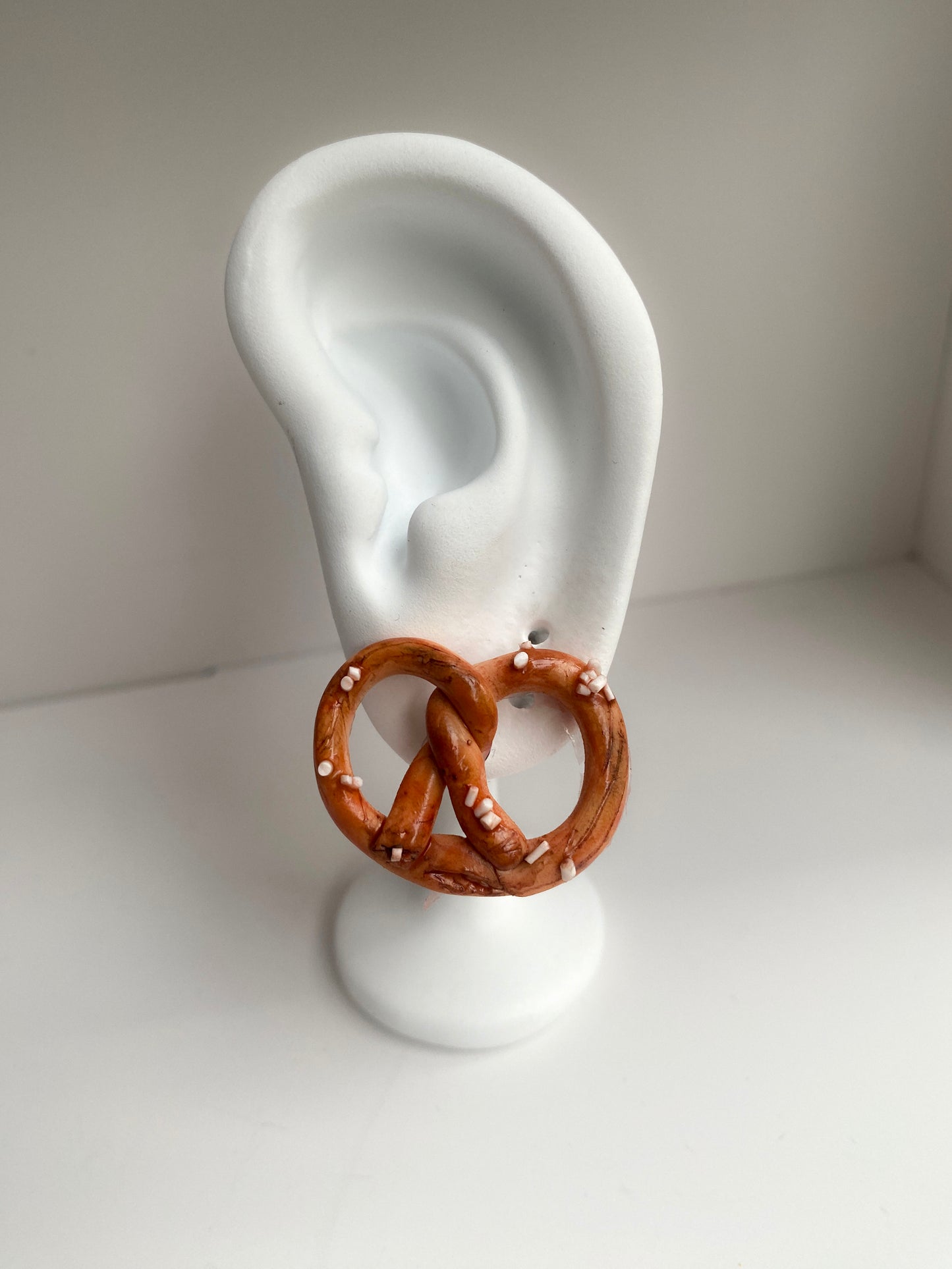 Rankų darbo auskarai ''Riestainis''