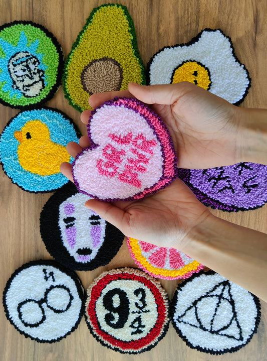 Puodelio padėkliukas širdis „Girl Power“