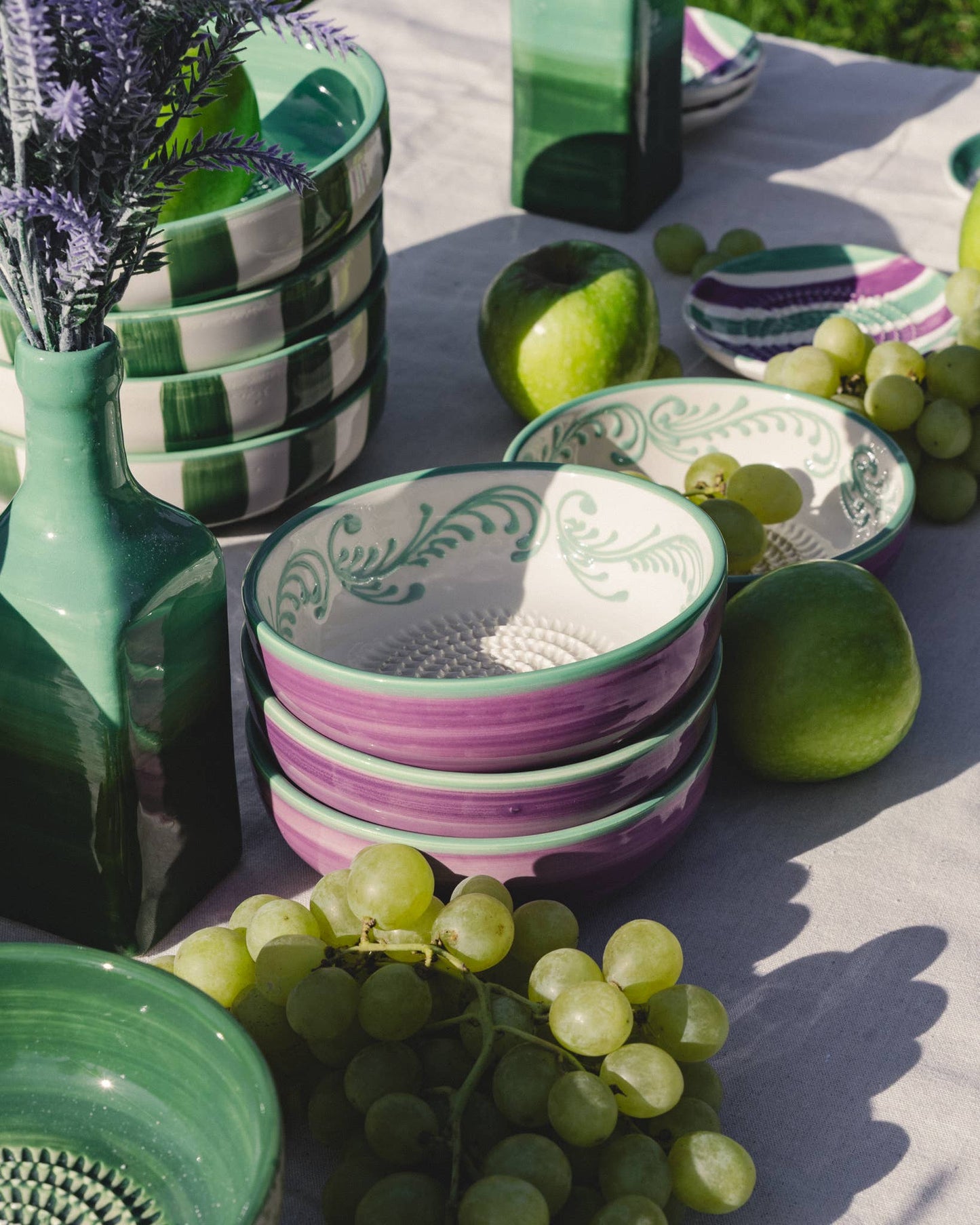 Vidutinio dydžio keraminė trintuvė–dubuo / SMARAGDINĖ