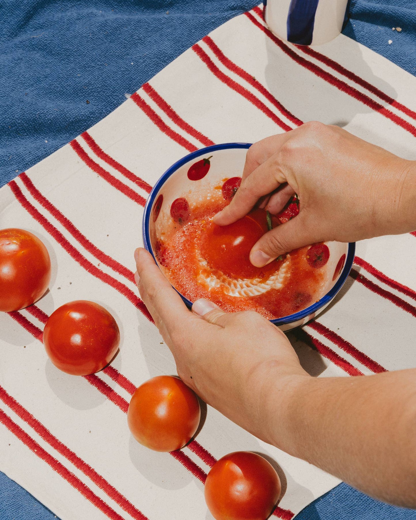 Vidutinio dydžio keraminė maisto trintuvė /  Pomodoro: be dovanų pakuotės